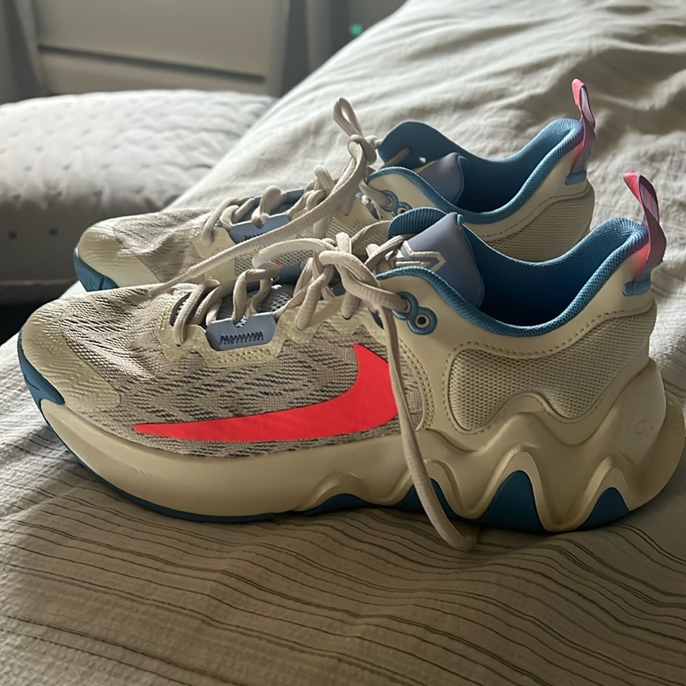 Like new basketball shoes! Only worn a few times Giannis Immortality2